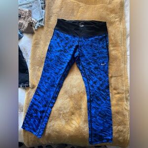 ELECTRIC 💙⚡️ women’s NIKE leggings size Small